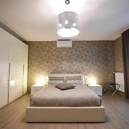 Guest house Karol Wojtyla Airport *