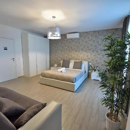 Guest house Karol Wojtyla Airport Bari